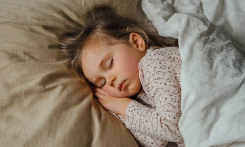 Jak pomóc dziecku lepiej spać?